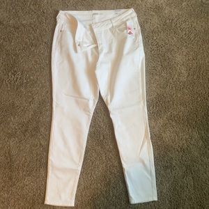 Old navy white Rockstar jeans